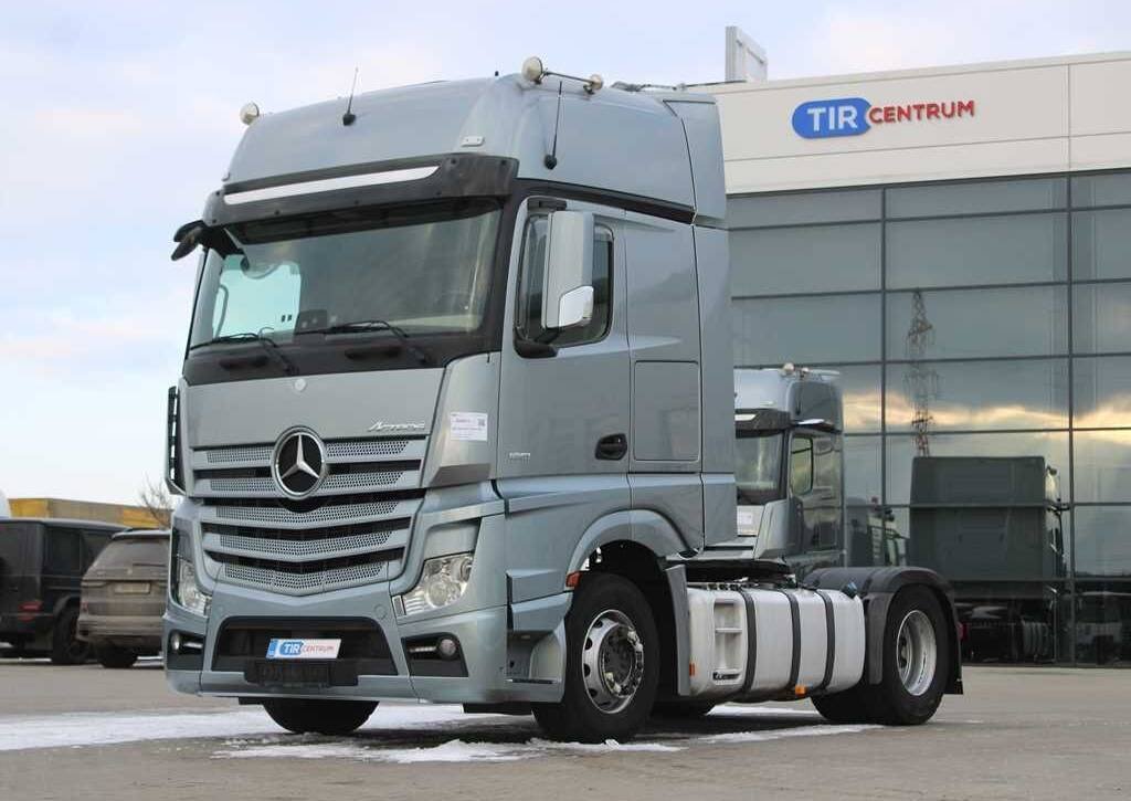 Mercedes-Benz Actros 1851