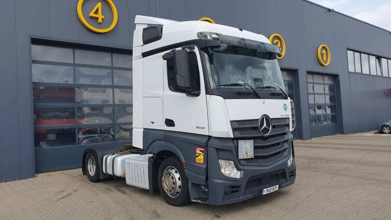 Mercedes-Benz Actros 1842